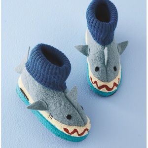 Garnet Hill Kid’s Boiled Wool Shark Slipper Boots